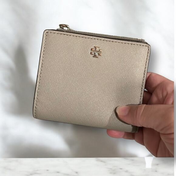 Tory Burch Emerson Tan Leather Wallet with Textured Finish EUC - Picture 2 of 13